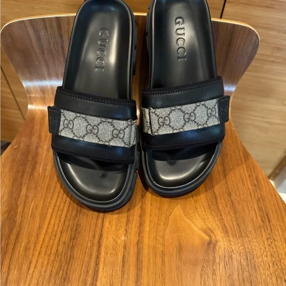 Gucci Black Designer Sandals - Picture 2 of 6